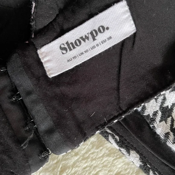 Showpo Black & White Houndstooth Wide-Leg Pants - Picture 3 of 5